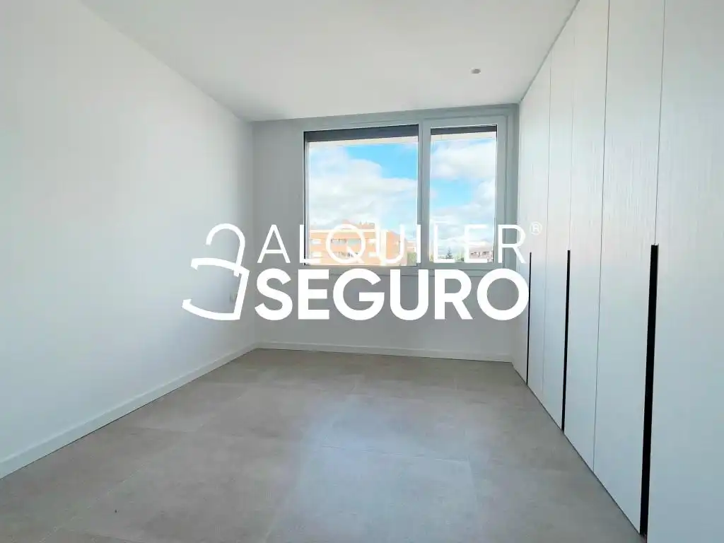 Bedroom of Flat for rent in Pozuelo de Alarcón  with Air Conditioner, Heating and Terrace