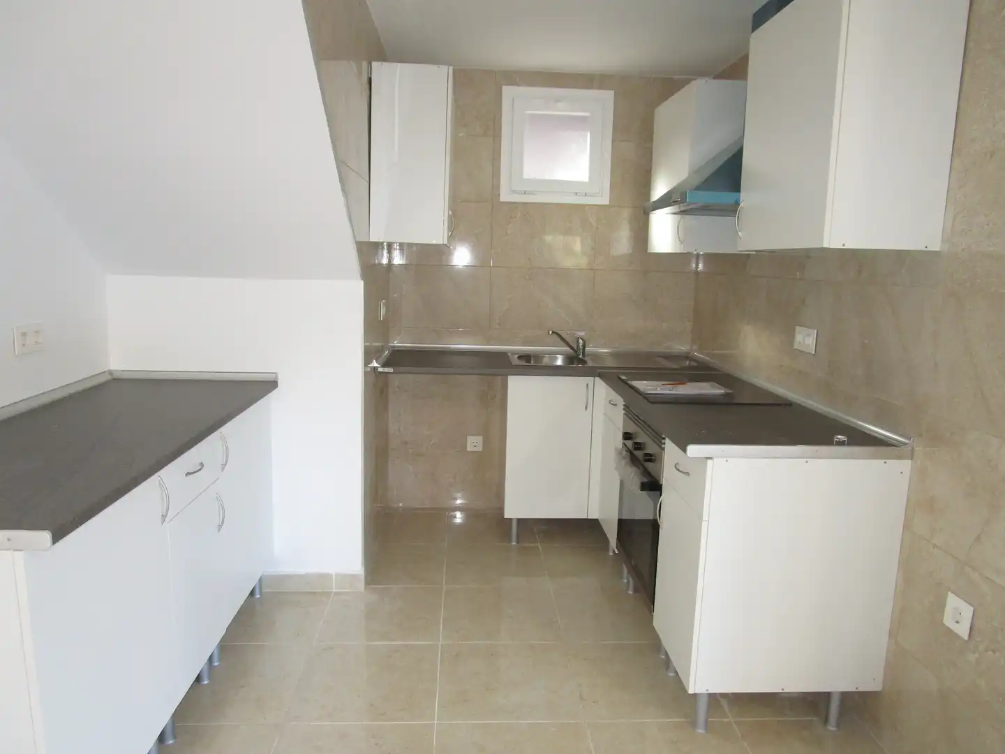 Cocina de Casa o chalet en venta en Villanueva del Pardillo con Calefacción, Jardín privado y Terraza