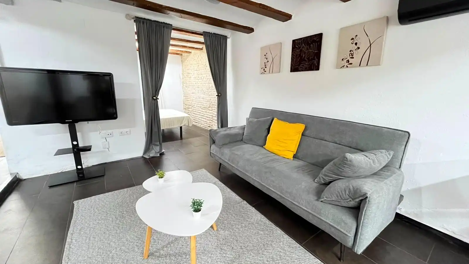 Wohnzimmer von Erdgeschoss zur Miete in Valencia mit Klimaanlage und Möbliert