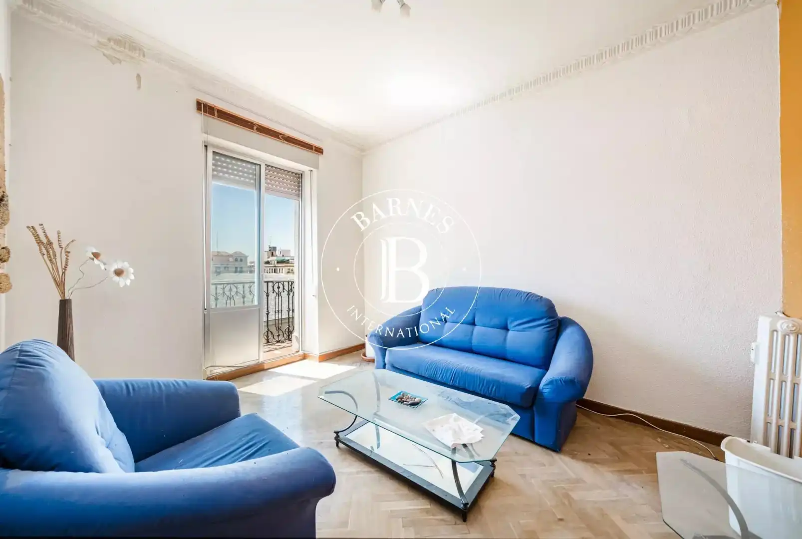 Vista exterior de Piso en venta en Madrid con Calefacción y Balcón