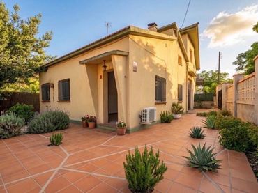 Casa amb jardí en venda a Santa Perpètua de Mogoda