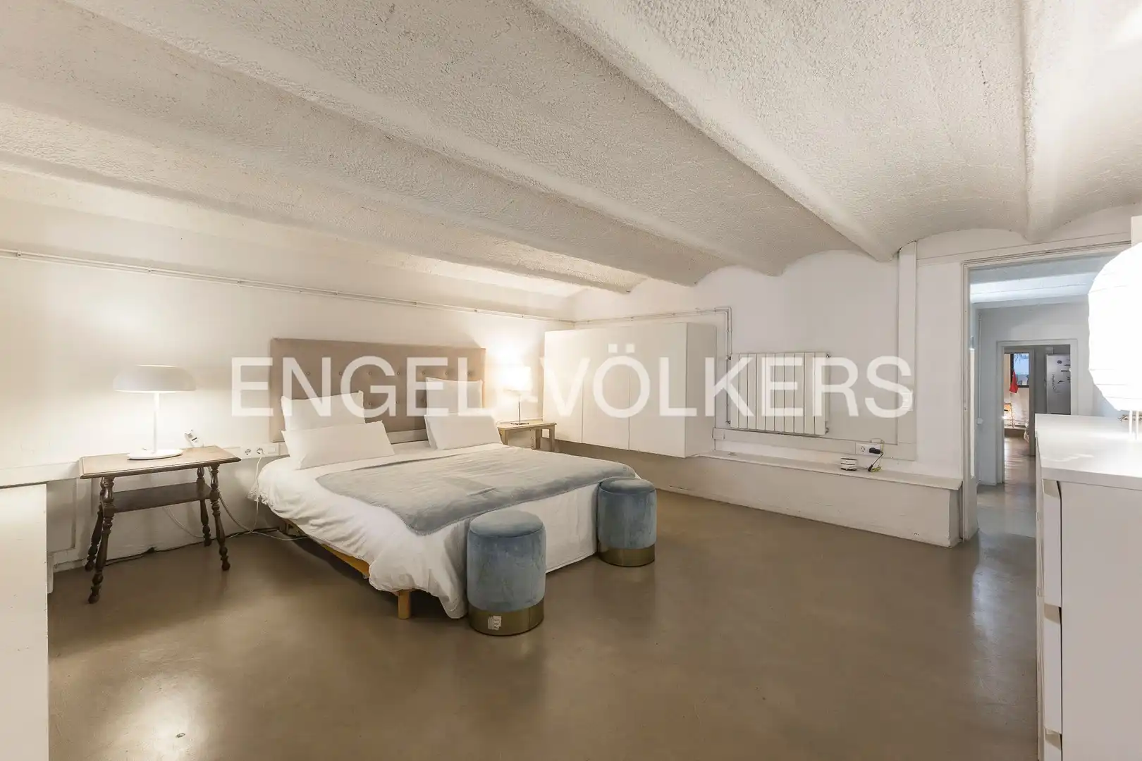 Habitación de Dúplex en venta en Barcelona con Calefacción, Terraza y Trastero