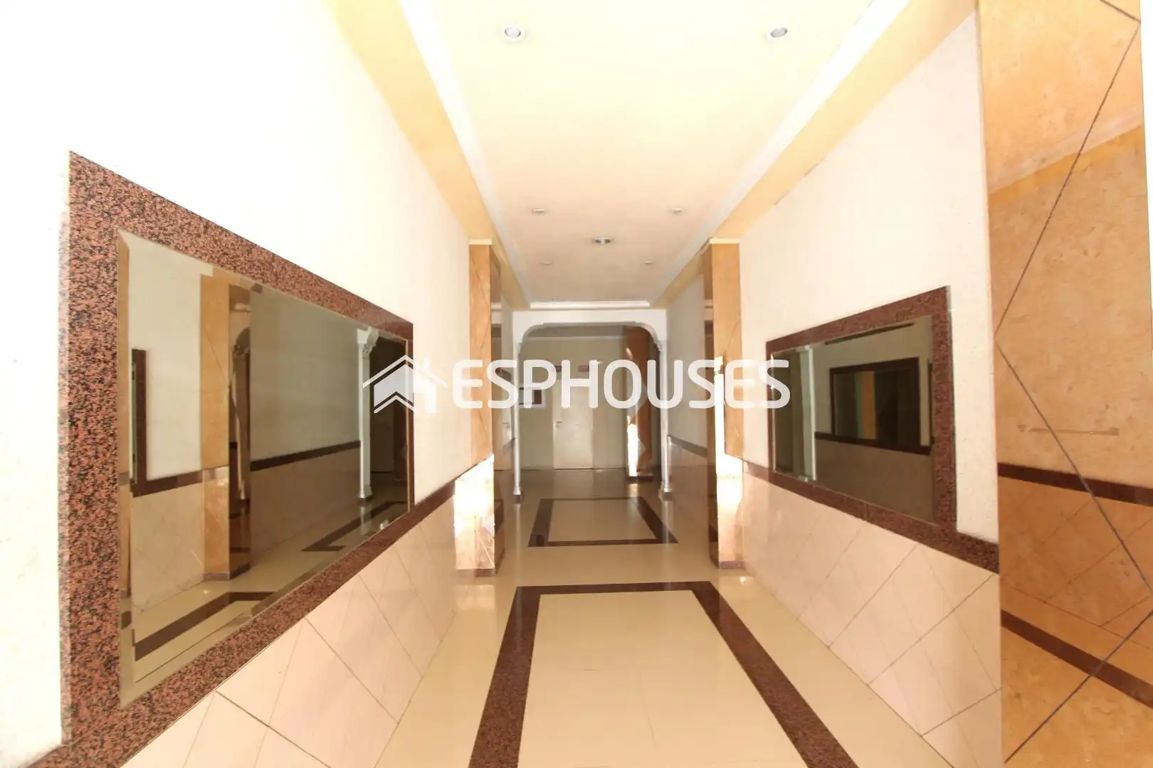 Apartamento en venta en Guardamar del Segura con Terraza y Balcón