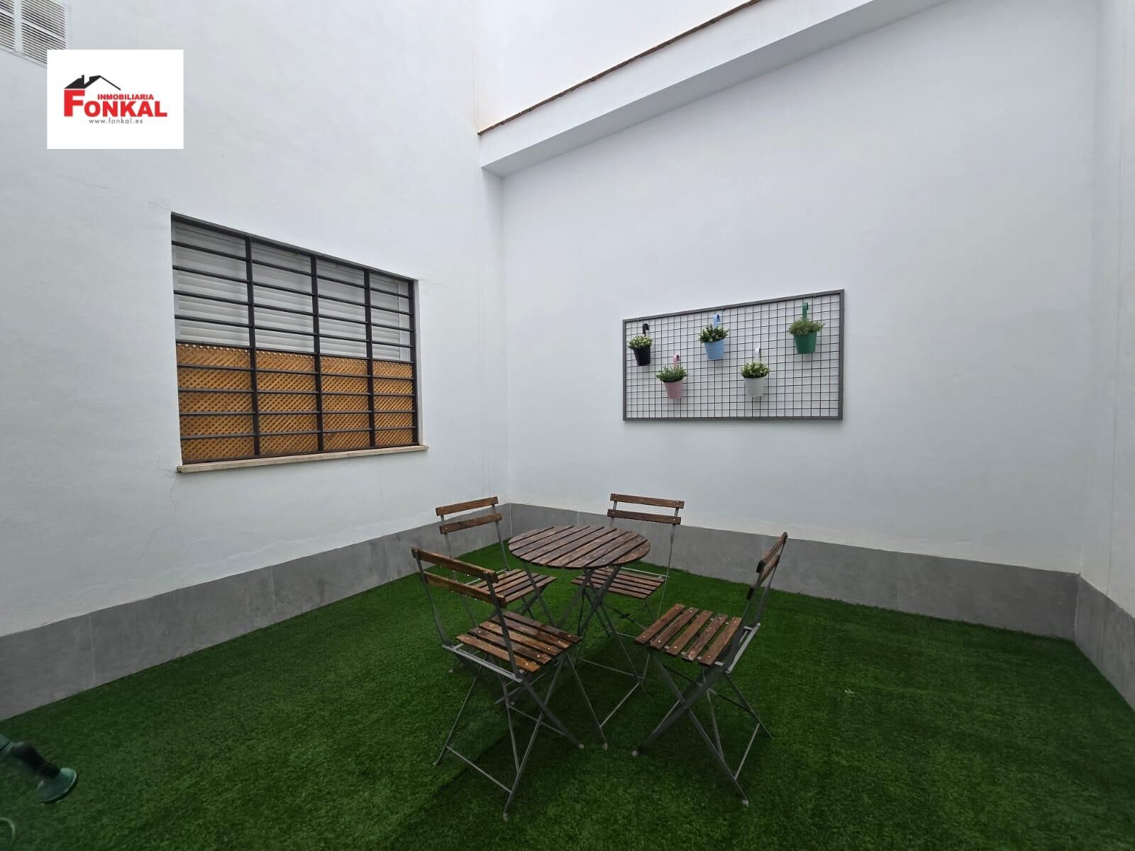 Erdgeschoss zur Miete in Barriada España - San Pedro, Avenida - Divina Pastora - Plaza de Toros