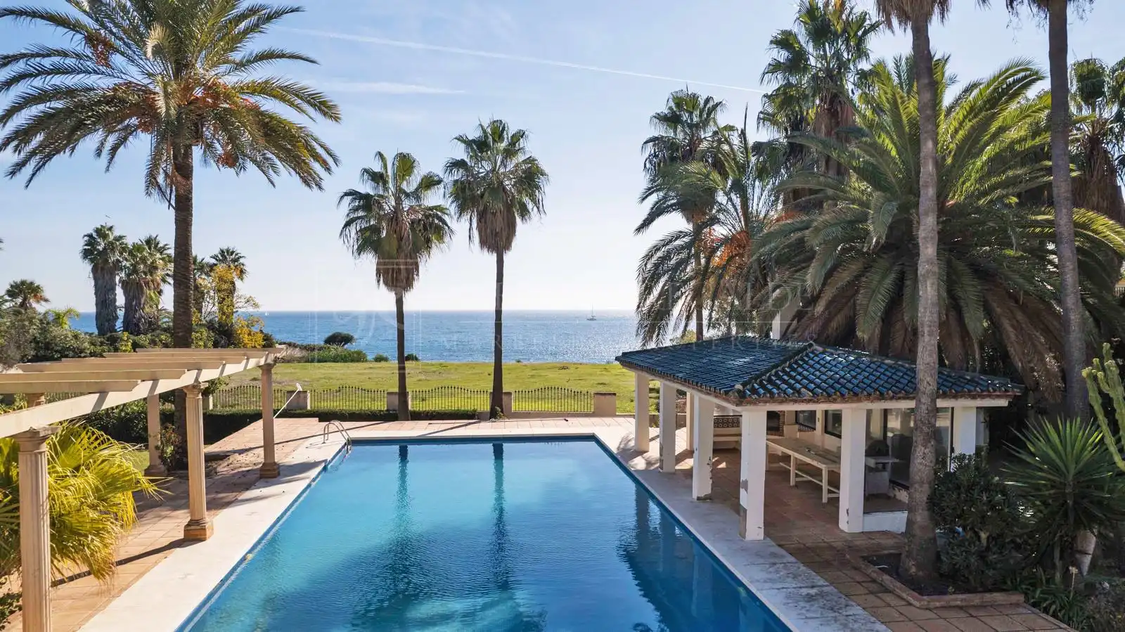 Piscina de Residencial en venda en Estepona