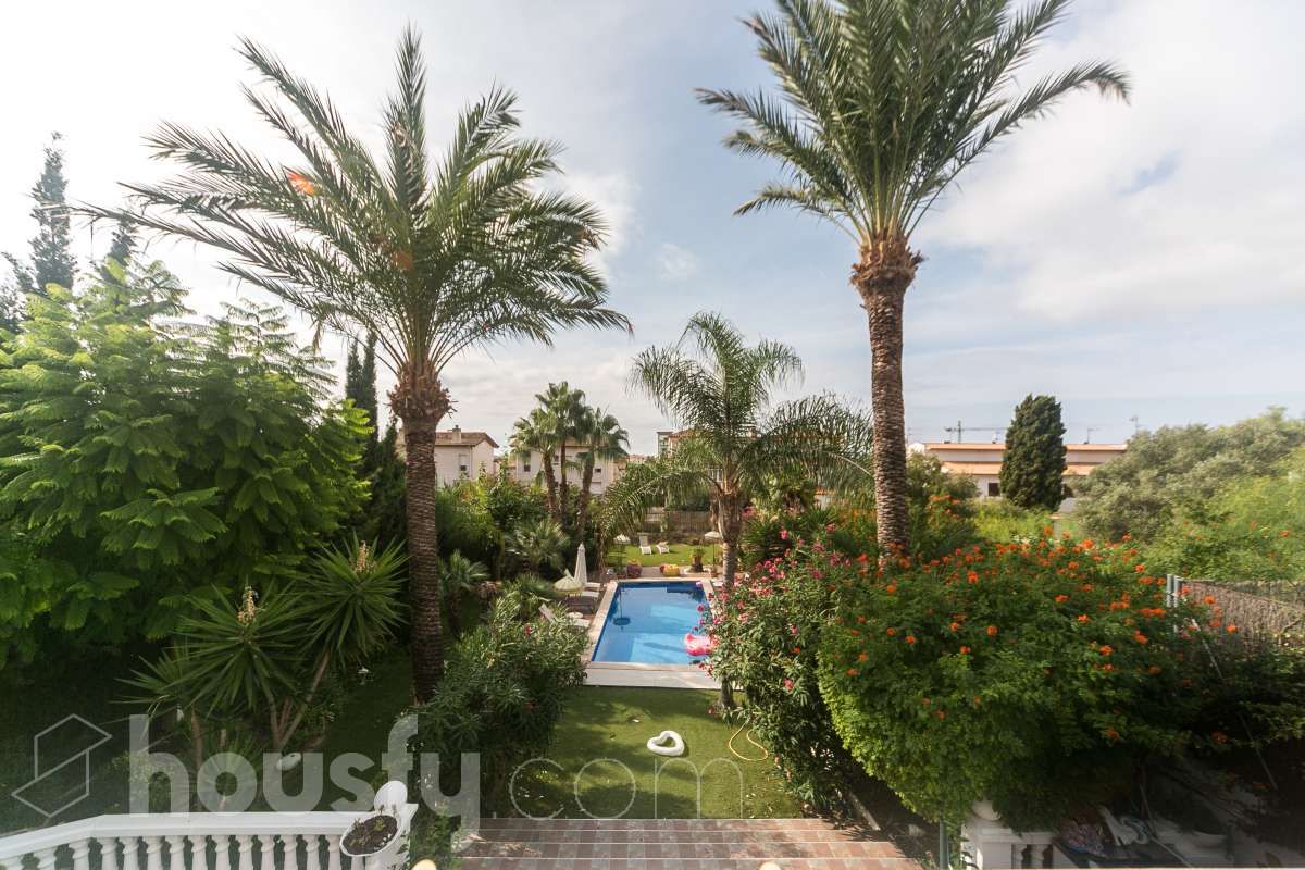Garden of House or chalet for sale in Sitges  with Air Conditioner, Heating and Private garden