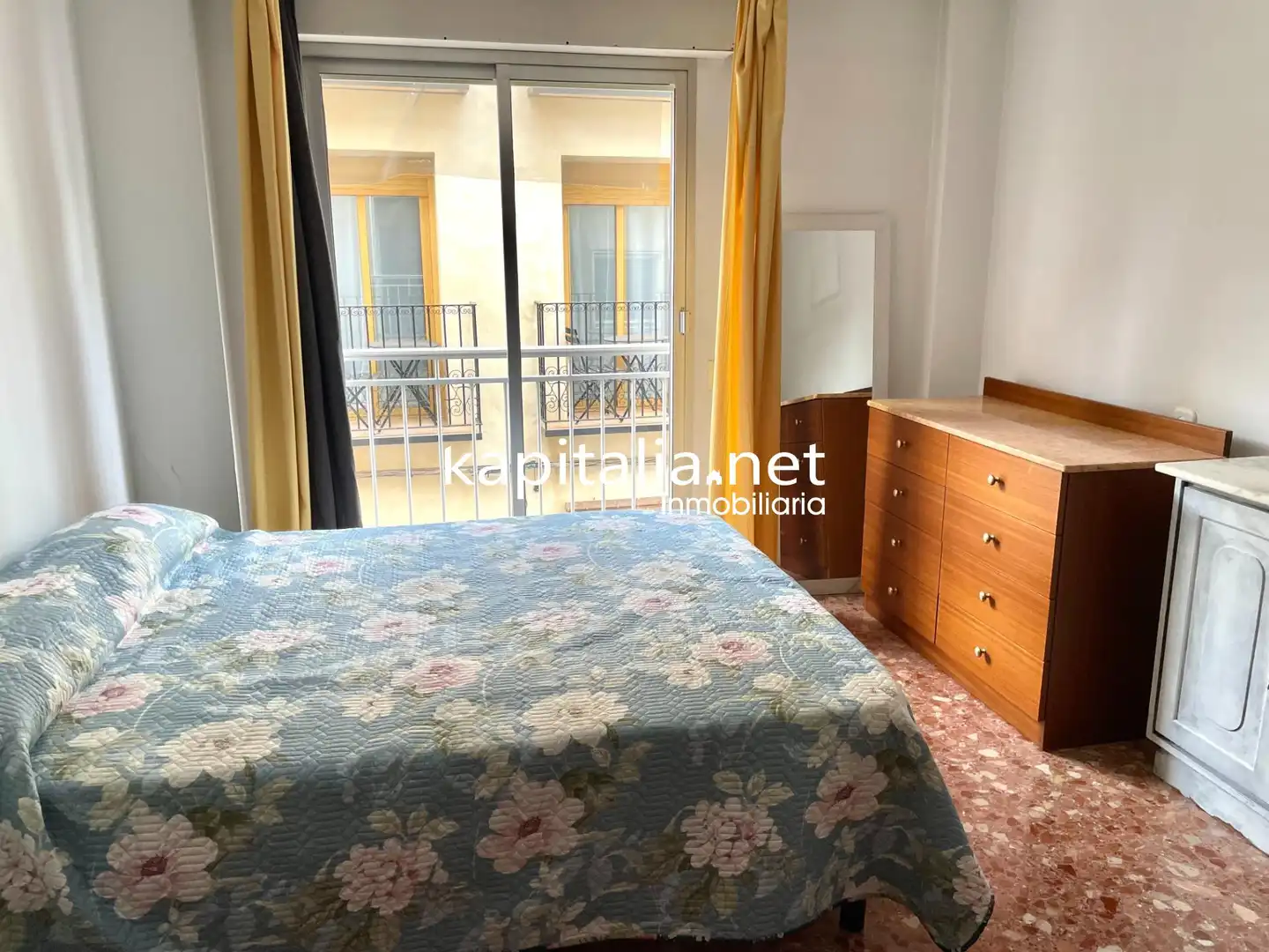 Schlafzimmer von Wohnung zum Verkauf in Salem mit Klimaanlage, Abstellraum und Balkon
