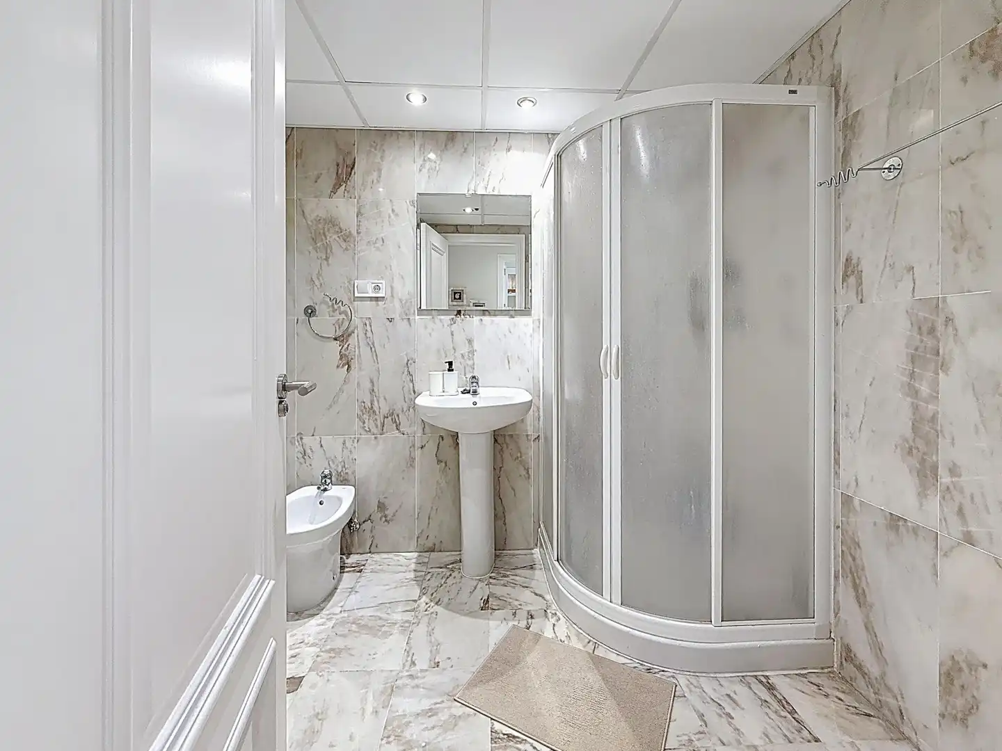 Baño de Apartamento en venta en Mijas con Aire acondicionado, Calefacción y Jardín privado