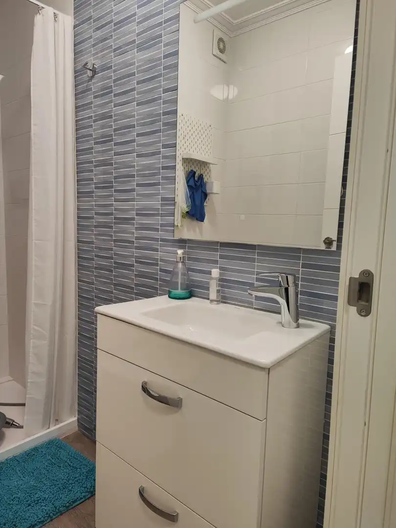 Bathroom of Flat for sale in Vigo   with Private garden, Storage room and Swimming Pool