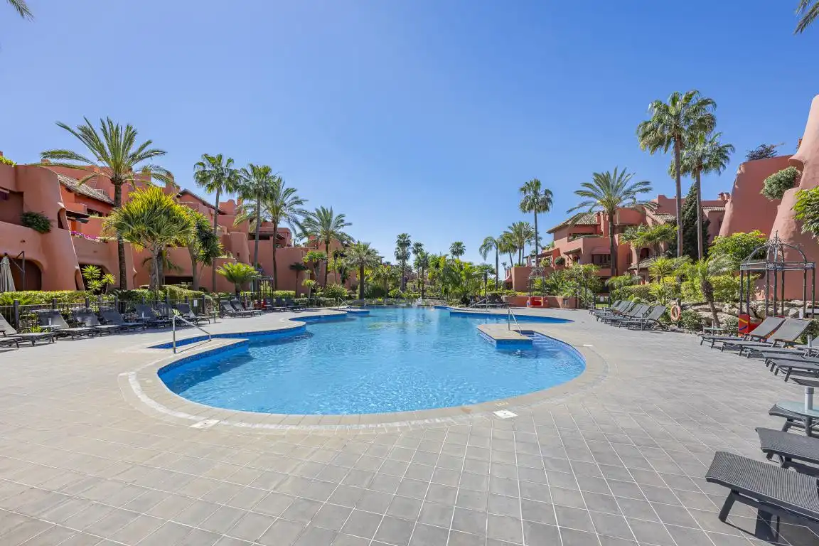 Penthouse with pool for sale in Selwo, imagen 8