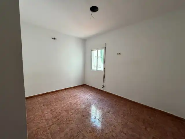 Flat for sale in Calle de los Bascones, imagen 4