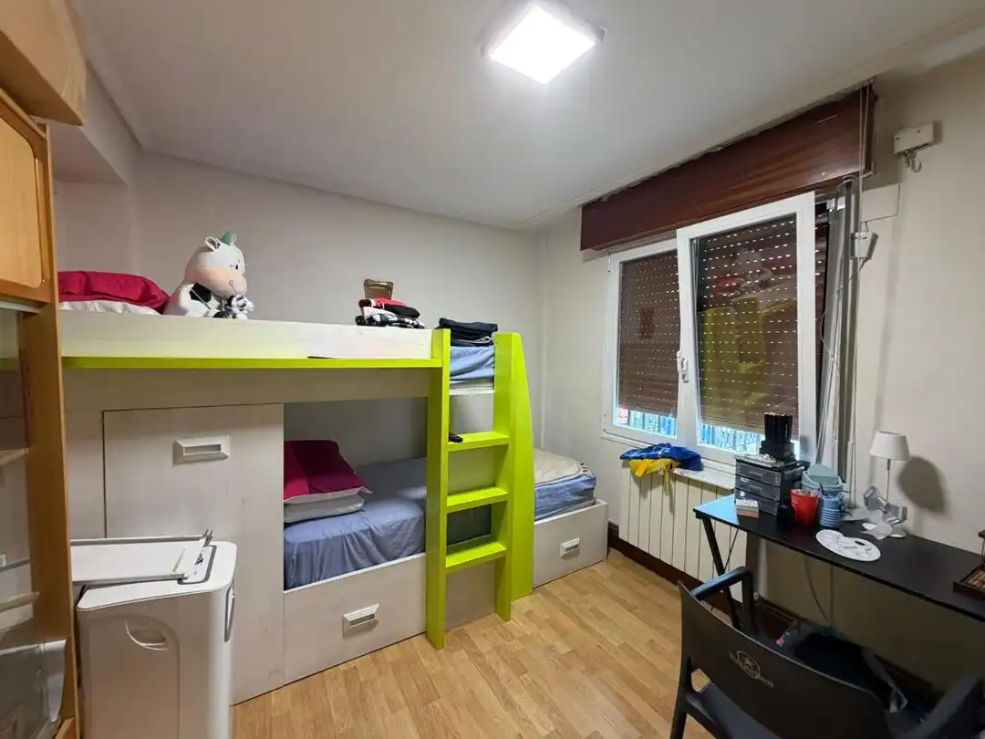 Dormitori de Pis en venda en Galdakao amb Calefacció, Terrassa i Moblat