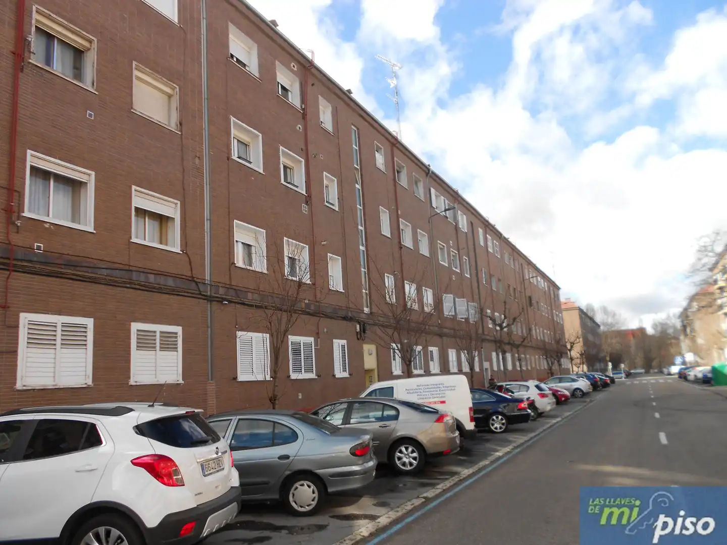 Flat with terrace for sale in Calle Hernan Cortes 3