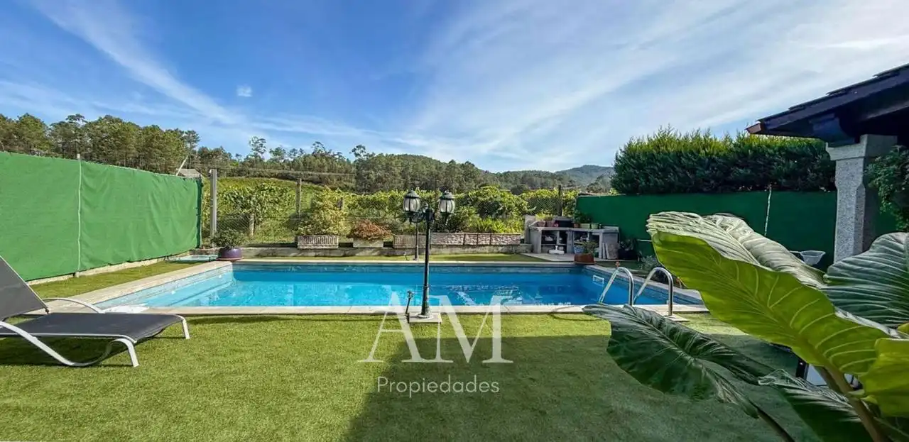 Jardí de Casa o xalet en venda en Ponteareas amb Calefacció, Jardí privat i Terrassa