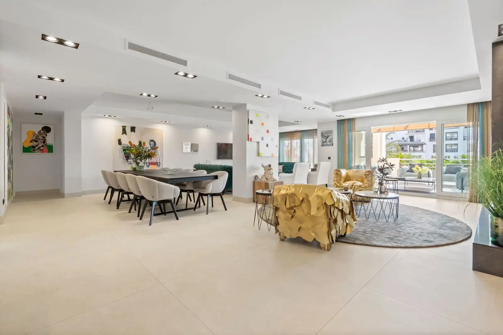 Menjador de Apartament en venda en Adeje amb Aire condicionat, Terrassa i Moblat