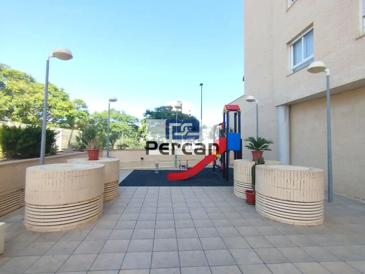 Pis de lloguer a Avinguda Ausiàs March, Campello pueblo