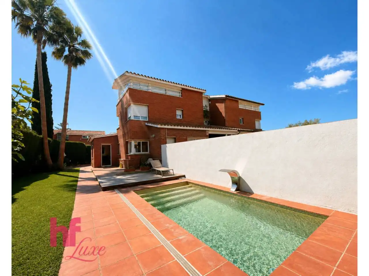 Vista exterior de Casa adosada en venda en Sant Vicenç de Montalt amb Aire condicionat, Calefacció i Jardí privat