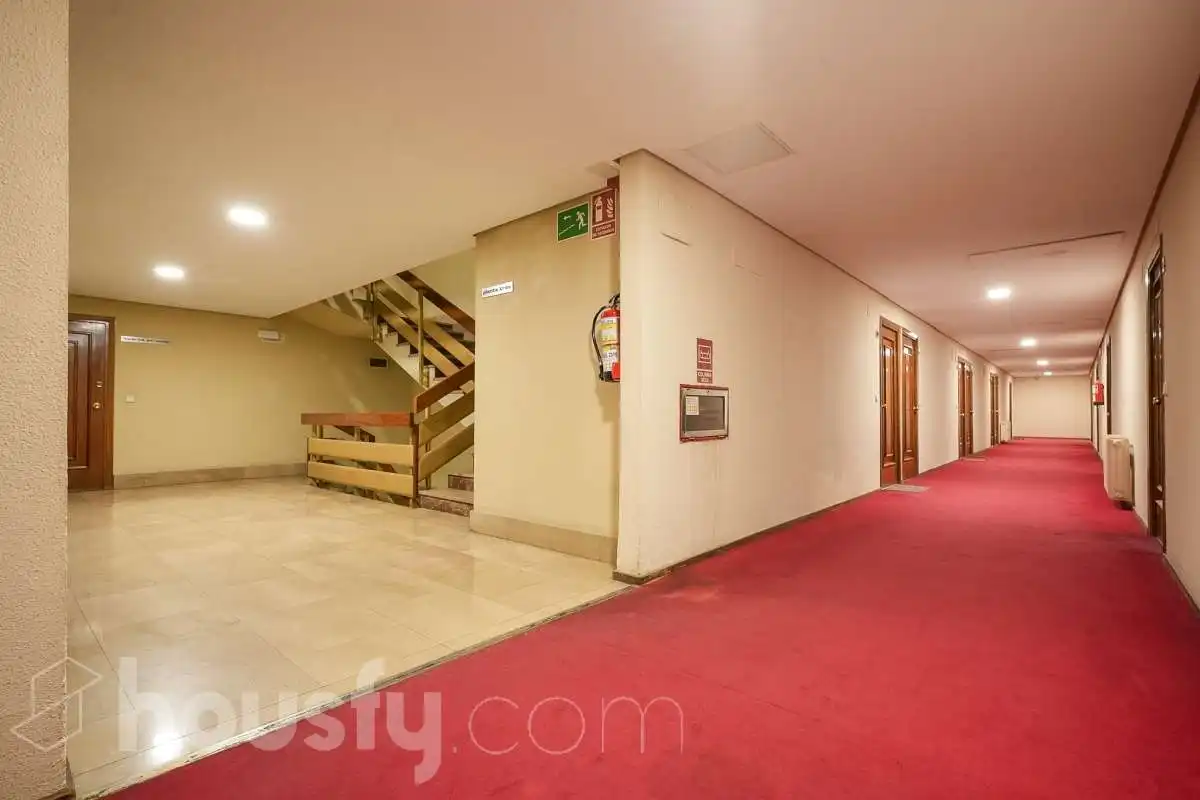 Apartamento en venta en Madrid con Calefacción, Terraza y Piscina comunitaria