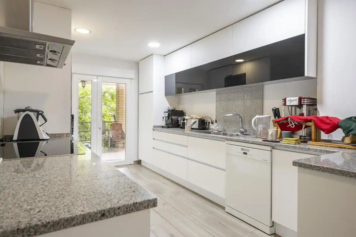 Cocina de Casa o chalet en venta en Boadilla del Monte con Aire acondicionado, Calefacción y Jardín privado