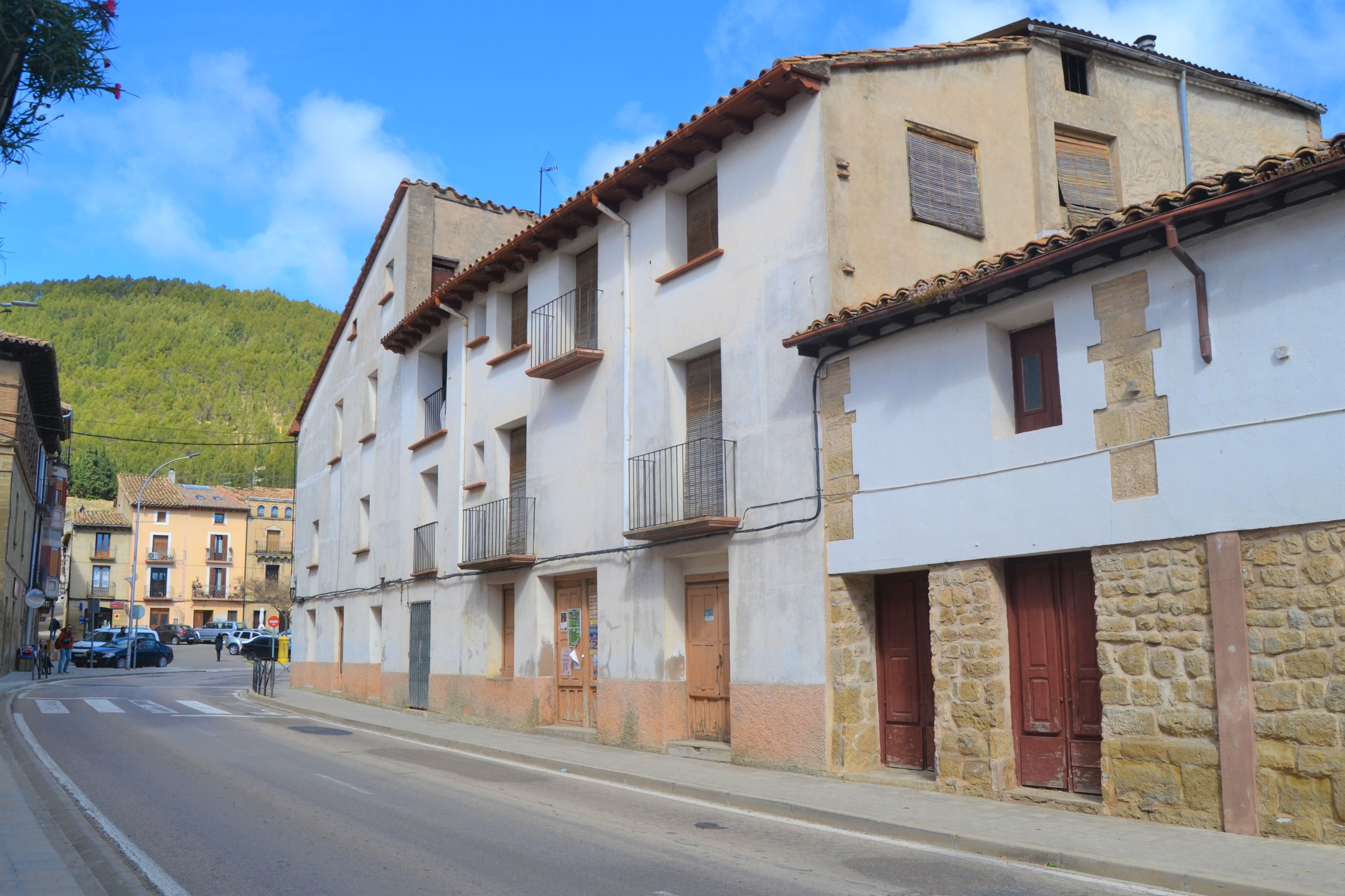 Vista exterior de Casa o xalet en venda en Ayerbe amb Terrassa