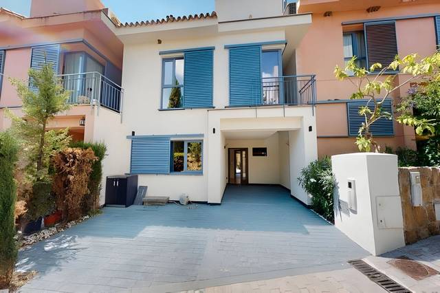 Casa adosada en Venta en Calle los Granados, 18 en Puerto Banús