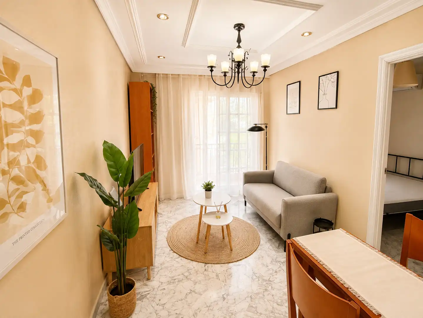Living room of Flat for rent in Sevilla  with Air Conditioner, Terrace and Furnished