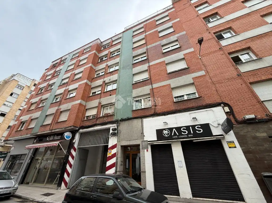 Vista exterior de Piso en venta en Gijón  con Calefacción