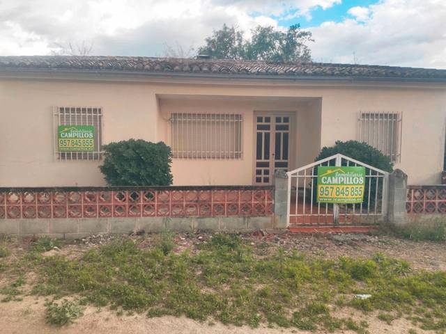 Terreno en Venta en CIUDAD DE BAENA, 68 en Baena