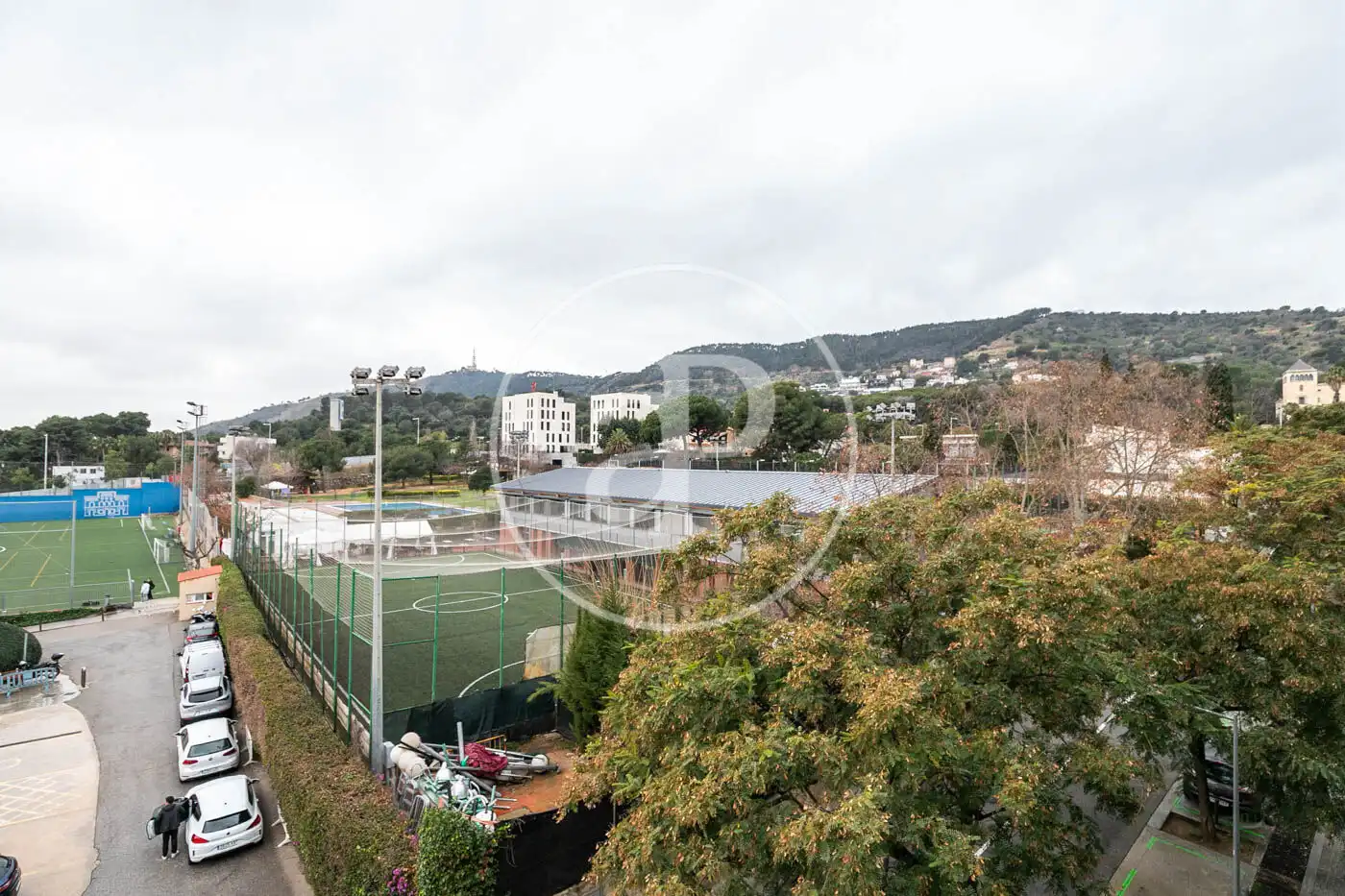 Außenansicht von Wohnung zur Miete in Barcelona mit Klimaanlage, Heizung und Privatgarten