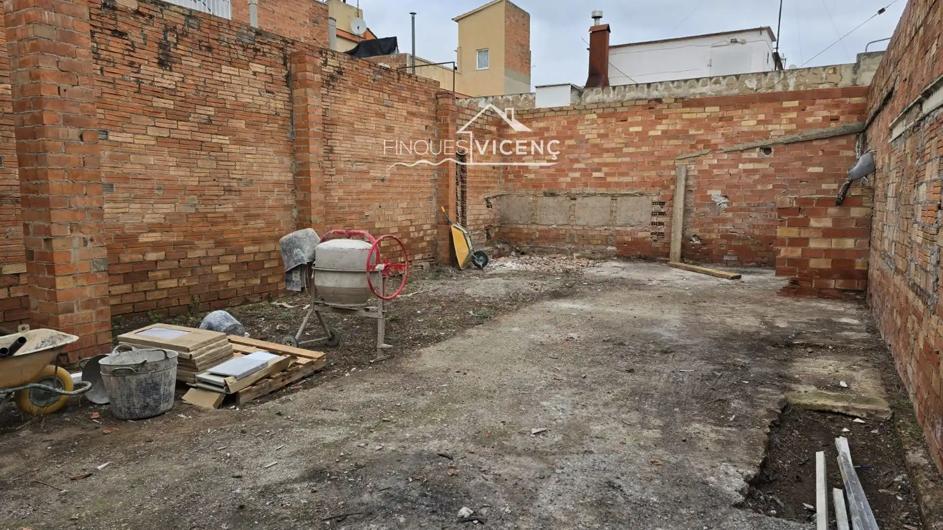 Houses for sale in Santa Oliva