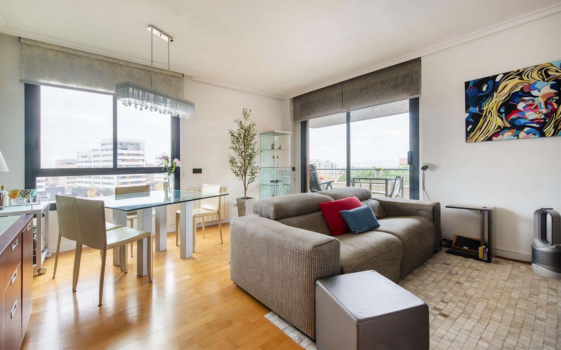 Living room of Flat for sale in Sabadell  with Storage room, Balcony and Community pool