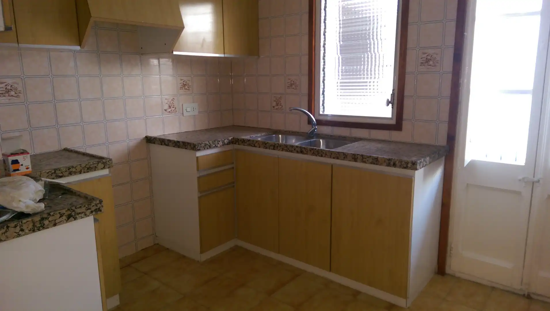 Kitchen of Flat for sale in Súria  with Furnished, Oven and Washing machine