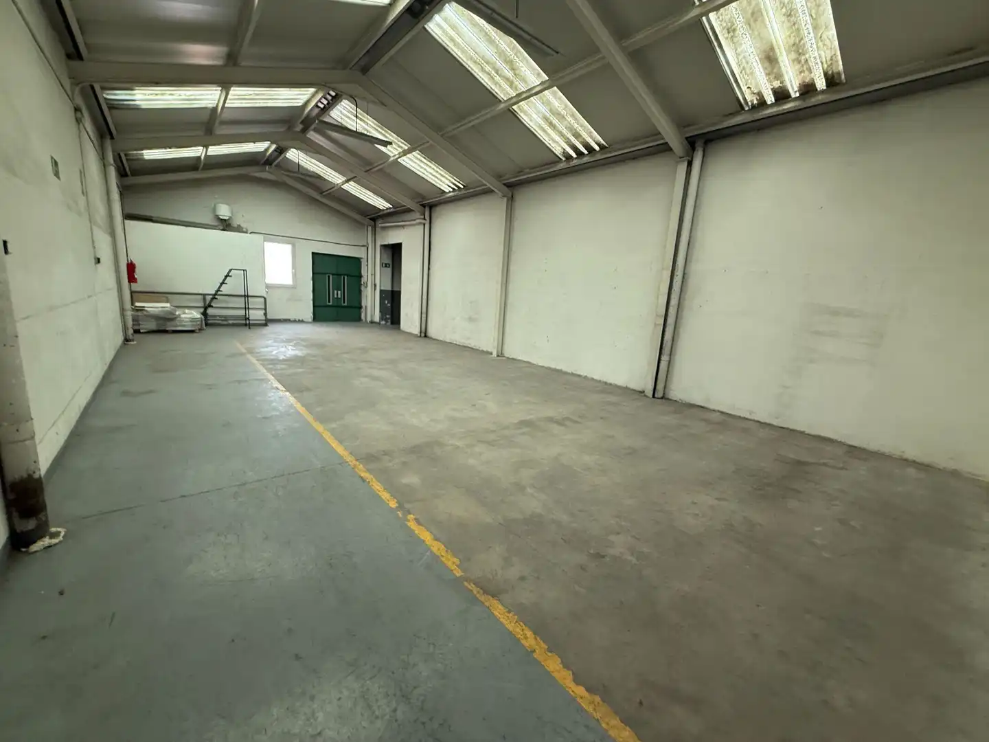 Nau industrial de lloguer en Sant Adrià de Besòs