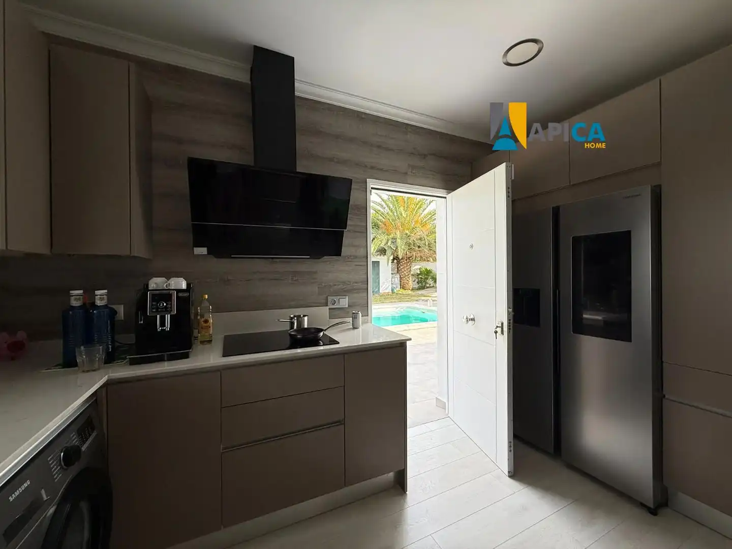 Kitchen of Houses for sale in Chiclana de la Frontera  with Air Conditioner, Terrace and Storage room