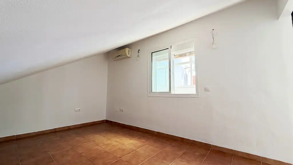 Dormitori de Àtic en venda en Málaga amb Aire condicionat, Terrassa i Forn
