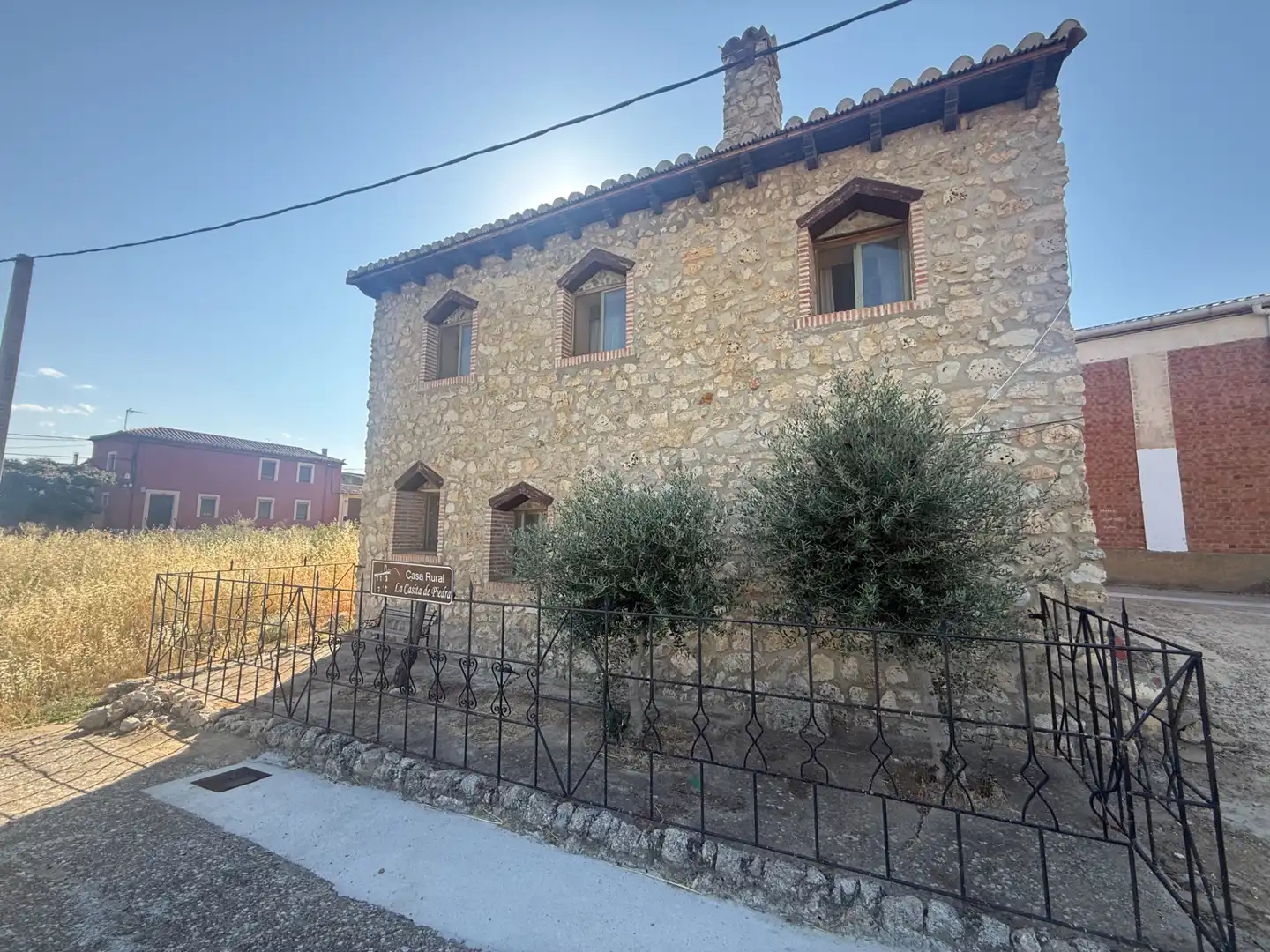 Vista exterior de Finca rústica en venda en Cisneros amb Calefacció, Jardí privat i Parquet