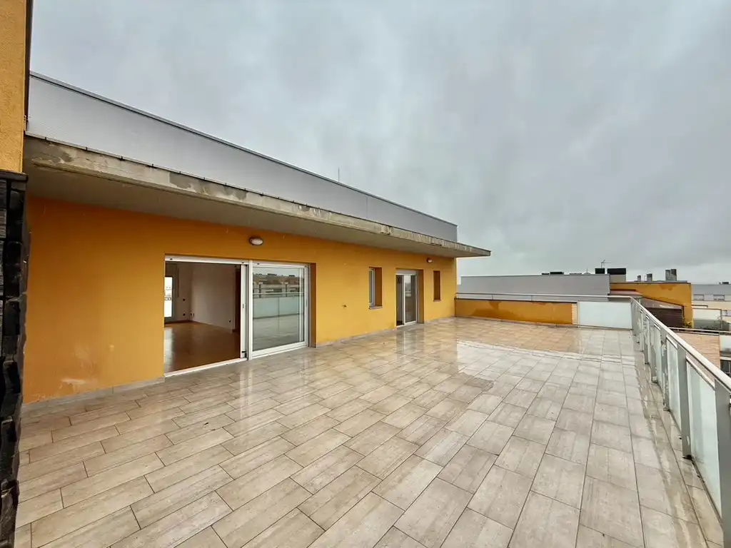 Terrasse von Dachboden zum Verkauf in Figueres mit Heizung, Parkett und Terrasse