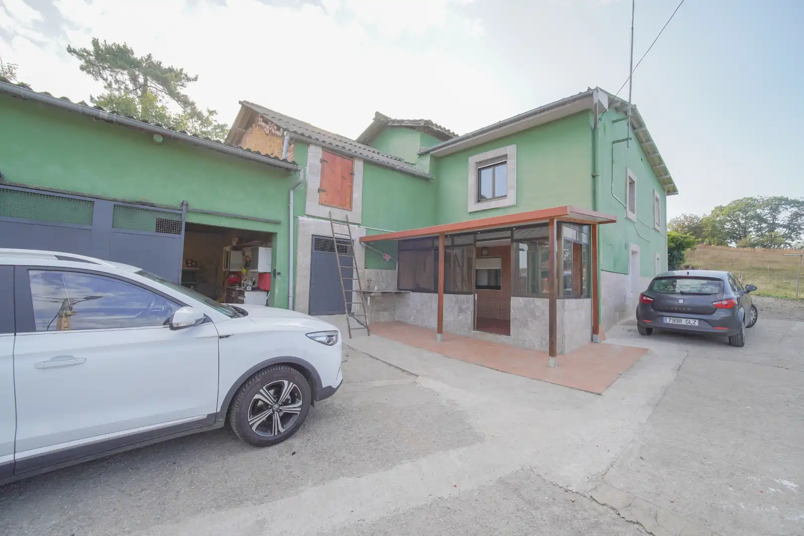 Exterior view of Houses for sale in Oviedo   with Heating, Private garden and Terrace