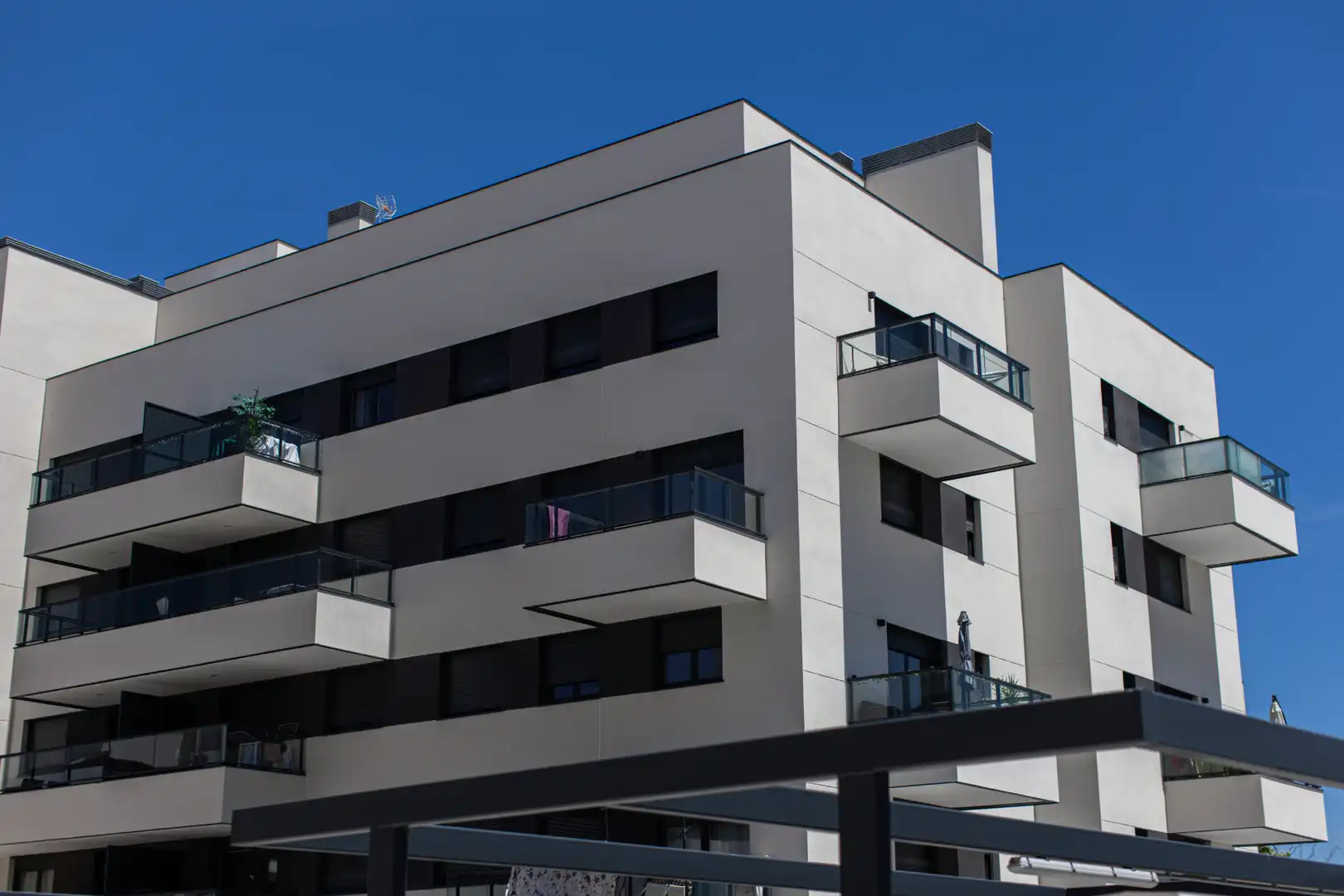 Vista exterior de Piso en venta en Alcalá de Henares con Aire acondicionado, Terraza y Trastero