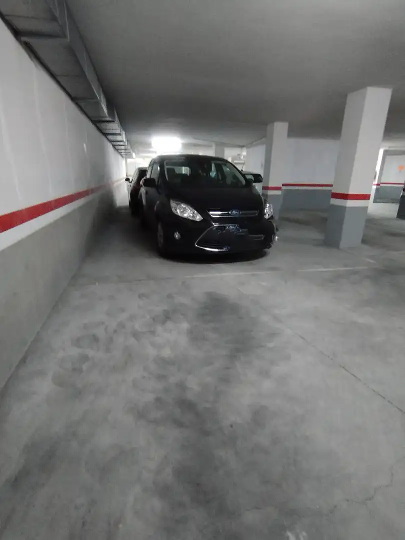 Parkplatz von Garage zum Verkauf in Foz