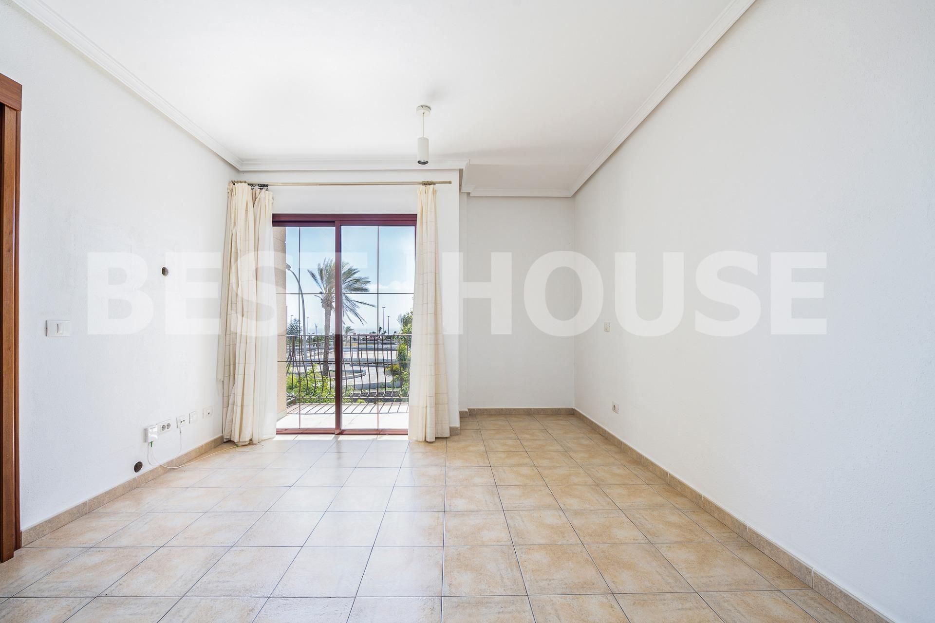 Sala de estar de Piso en venta en Santa Lucía de Tirajana con Balcón