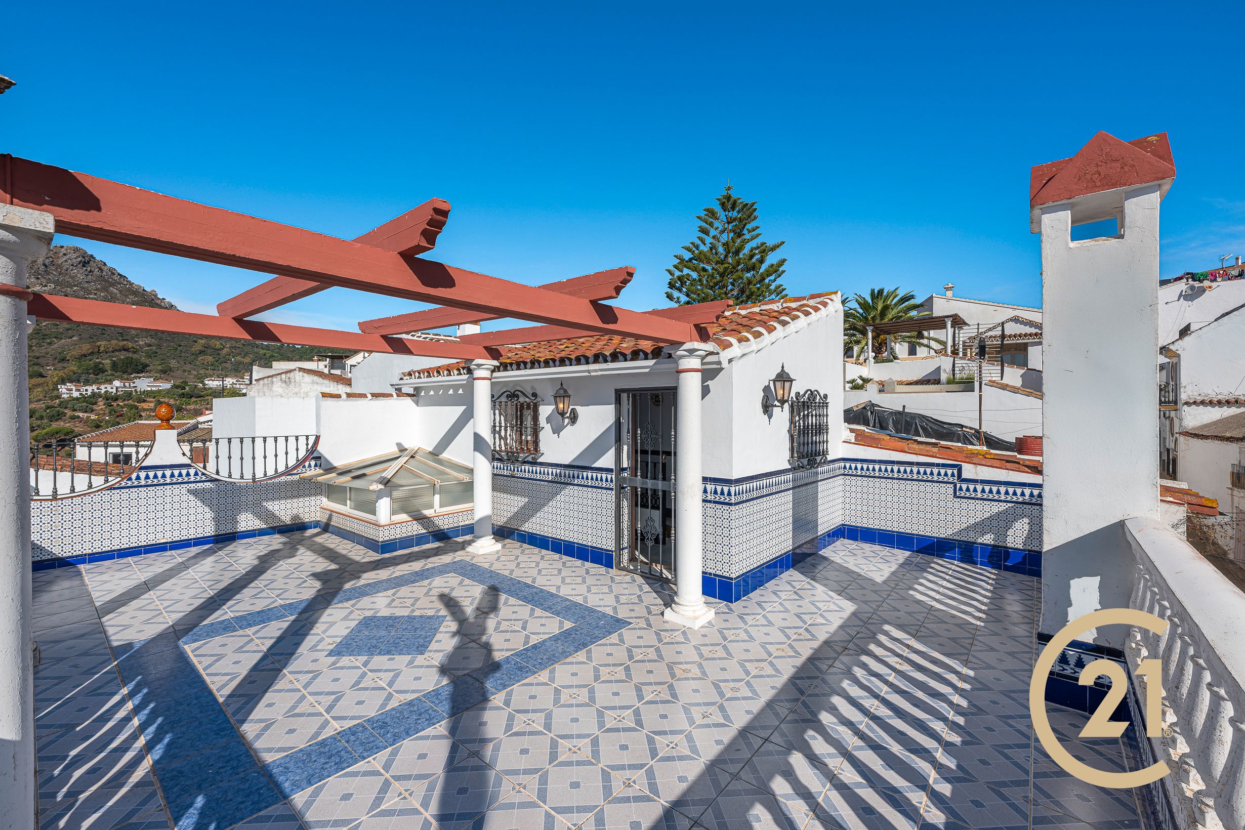 Vista exterior de Casa adosada en venda en Gaucín amb Jardí privat, Terrassa i Traster