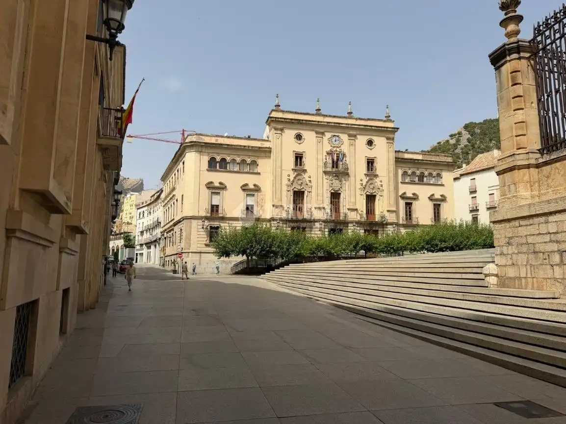Vista exterior de Pis en venda en Jaén amb Aire condicionat, Moblat i Balcó