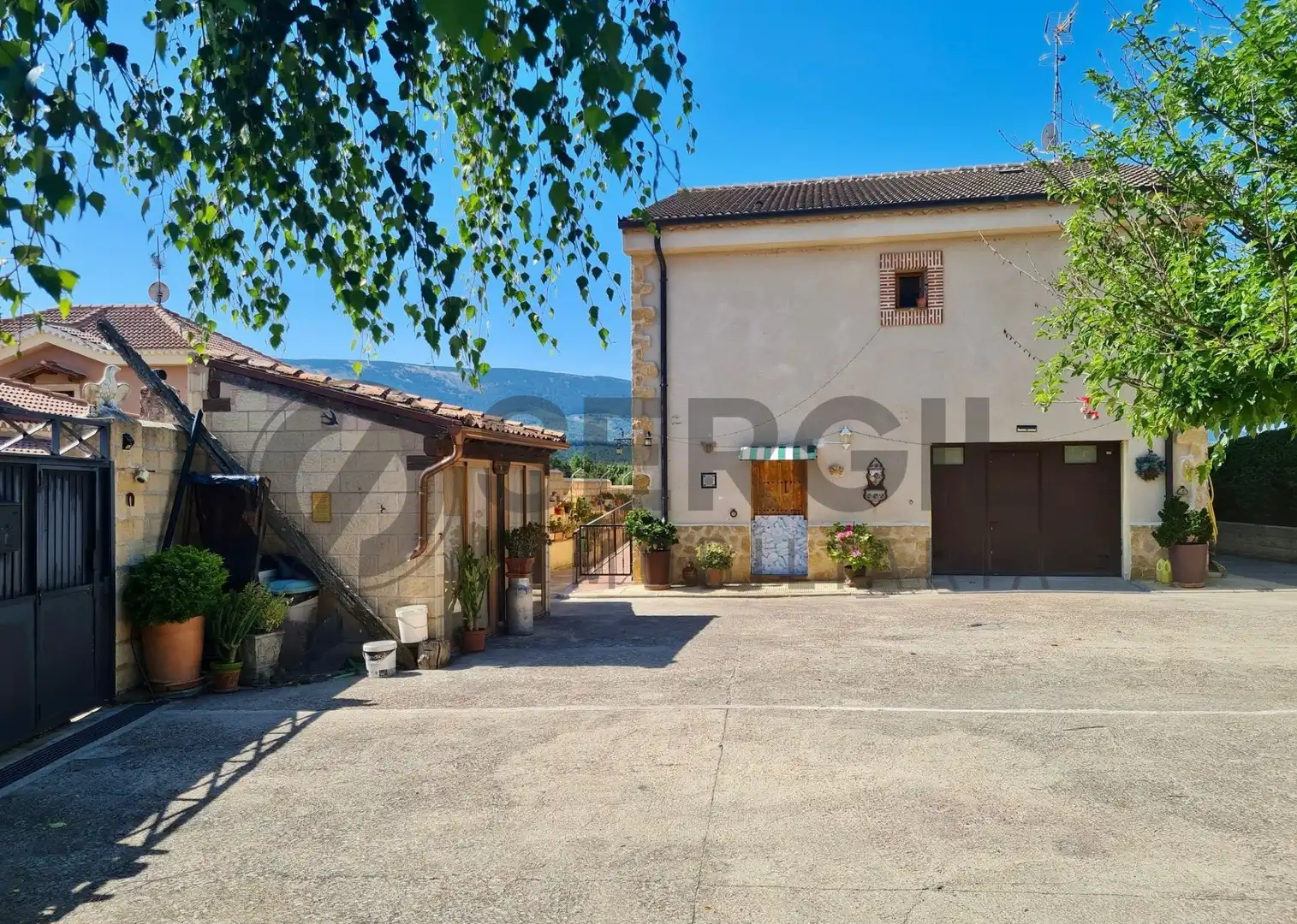 Vista exterior de Casa o chalet en venta en Prádena con Calefacción y Jardín privado