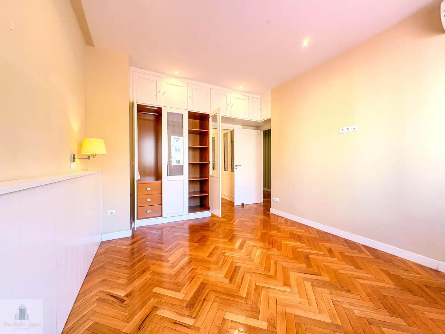 Bedroom of Flat for rent in Badajoz  with Air Conditioner and Heating