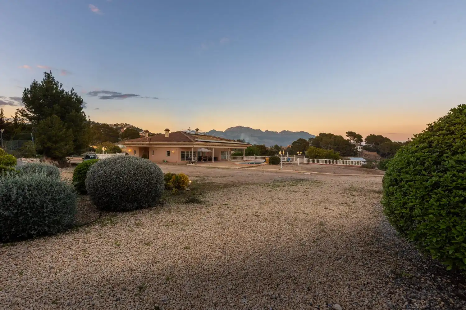 Vista exterior de Casa o chalet en venta en L'Alfàs del Pi con Aire acondicionado, Jardín privado y Terraza