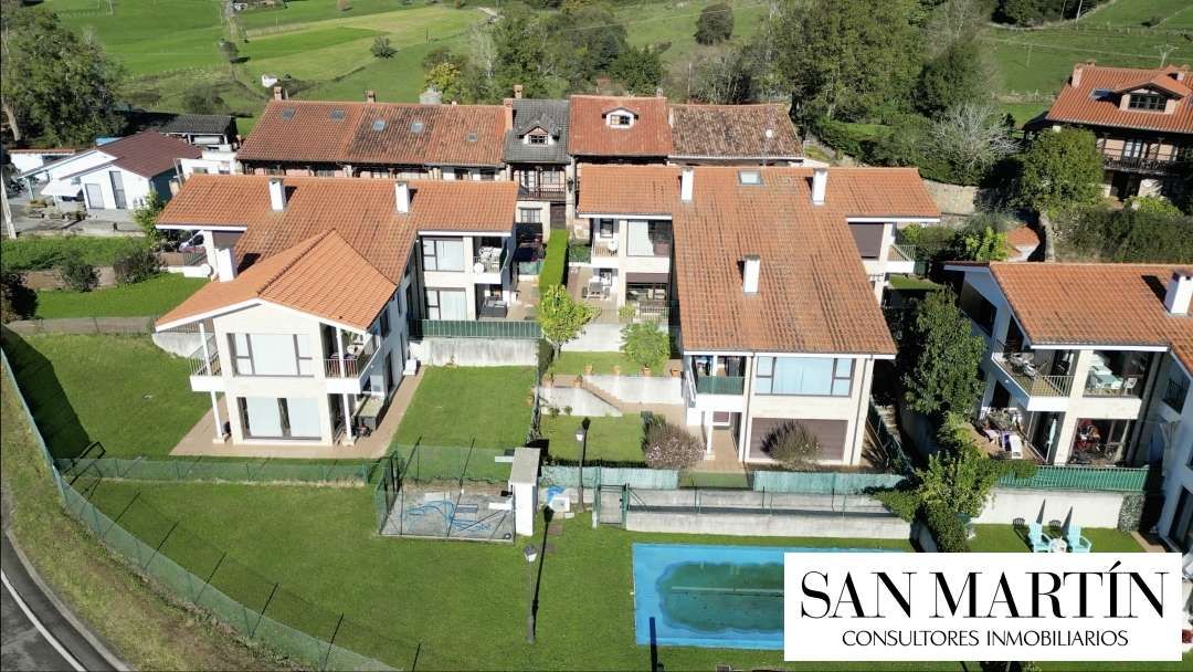 Vista exterior de Pis en venda en Udías amb Calefacció, Traster i Moblat