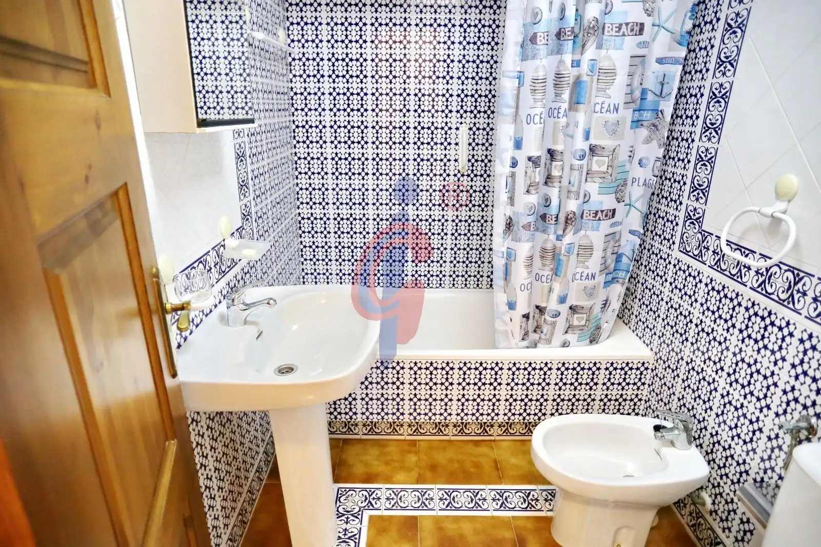 Badezimmer von Wohnungen zum Verkauf in Guardamar del Segura mit Möbliert