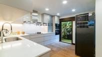 Kitchen of Single-family semi-detached for sale in  Barcelona Capital  with Air Conditioner, Terrace and Balcony