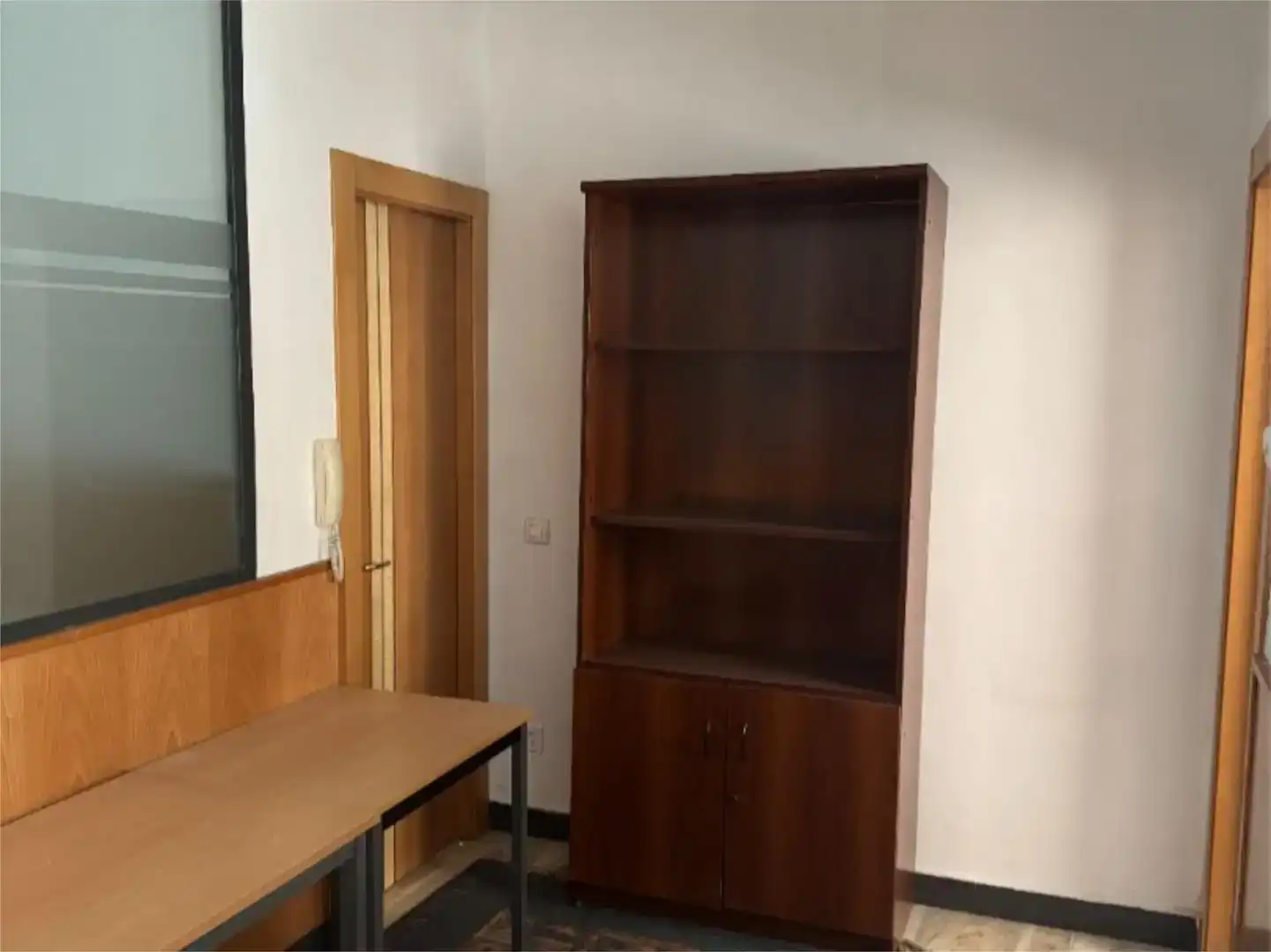 Schlafzimmer von Geschaftsraum zur Miete in Oviedo  mit Klimaanlage und Möbliert